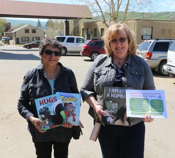 Left to right: Doreen Batchelor, Dr. Mary Jackson School Principal and Janette Cavanaugh, Division Principal, Literacy